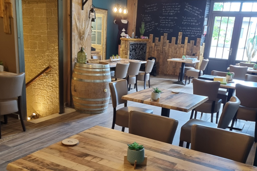 LA TREILLE RESTAURANT À CHAMPAGNE