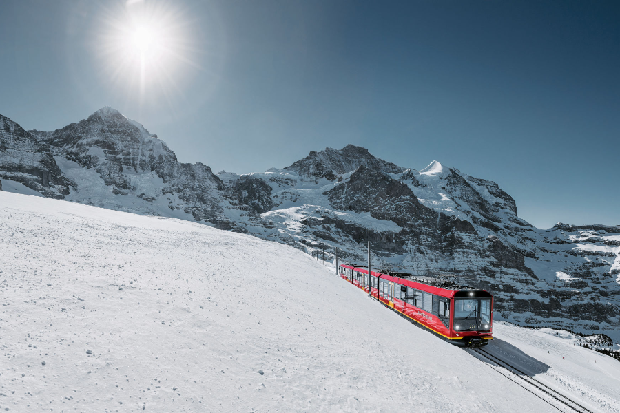 Jungfrau Railways devant Jungfraujoch - Top of Europe - ©© Jungfraubahnen 2019