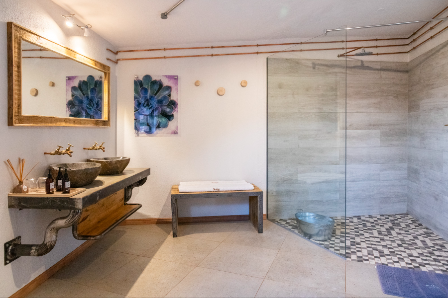 Family Dune Chalet Bathroom - ©Barkhan Dune Retreat