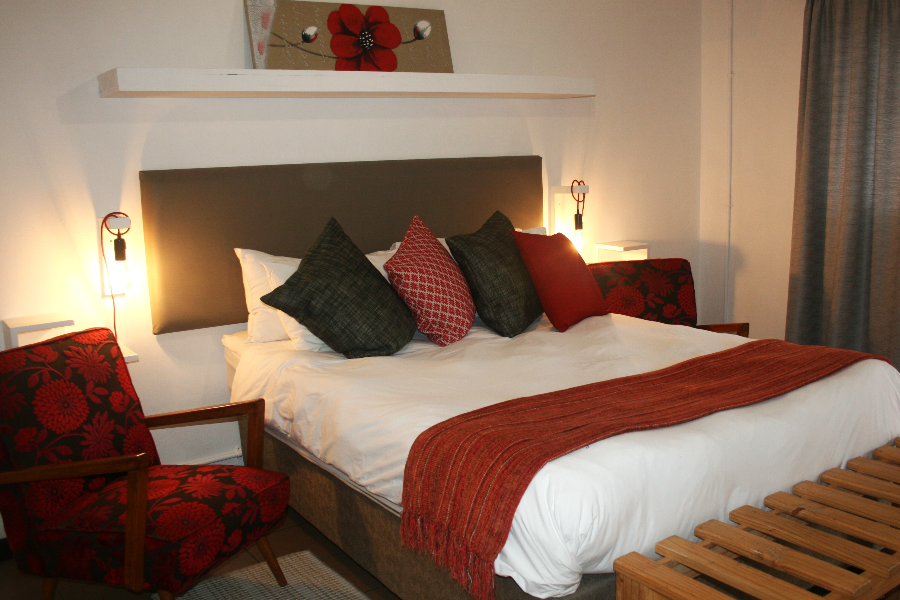 Double room, with en suite bathroom and coffee and tea making facilities. - ©copyright