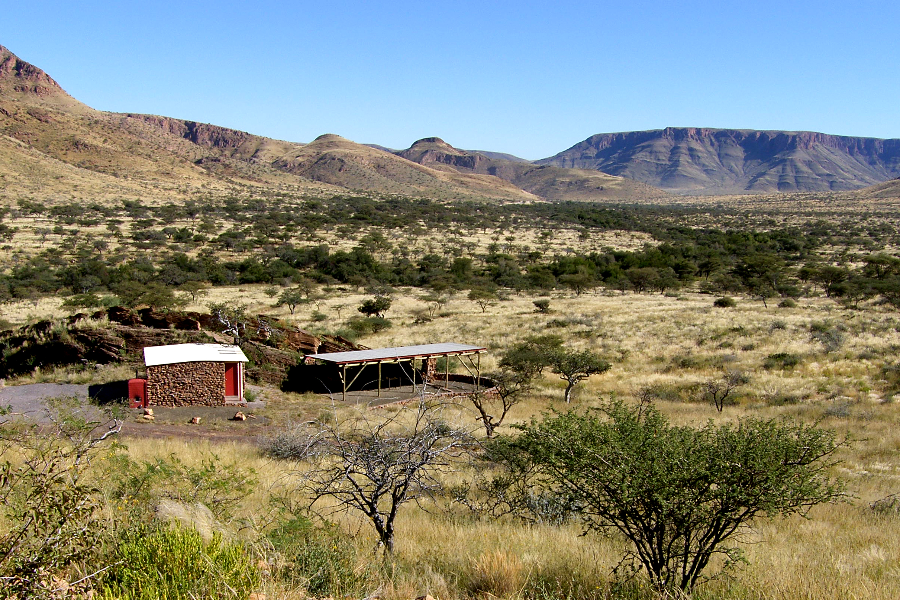 Campsite of BüllsPort Lodge & Farm, with 2 pitches only, 3 km from the lodge in the Naukluft Mountains, Namibia - ©BüllsPort Lodge & Farm