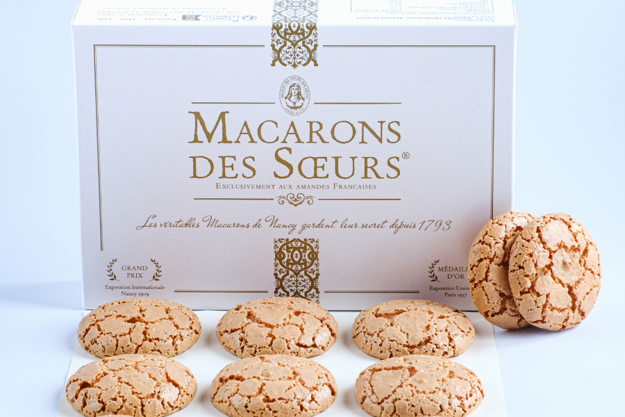 Macarons des Soeurs par boîte de 12 - ©Ⓒ Eléonore Arnold
