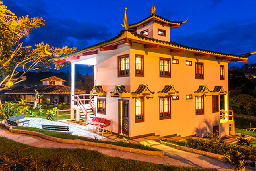 Casa Estilo Pagoda Oriental - ©si