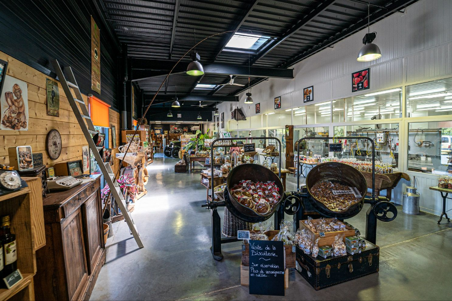 Une grande boutique pour vous recevoir en toute sécurité !!