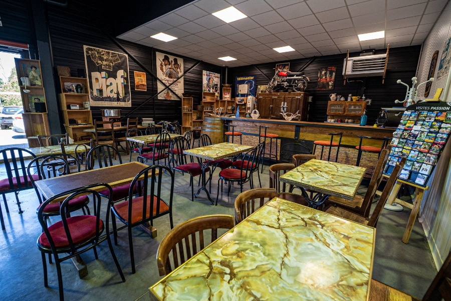 Un petit coin salon de thé pour déguster nos petits gâteux en toute convivialité.