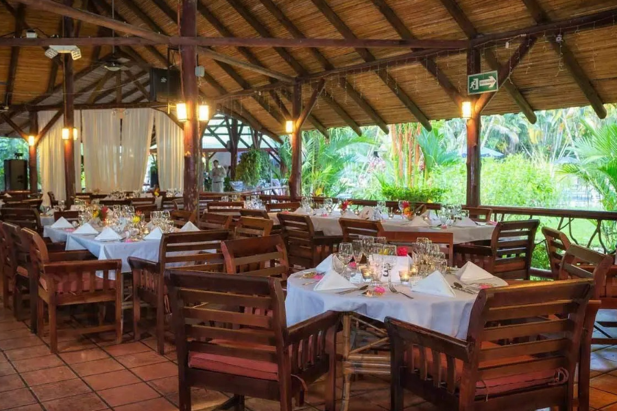 Salle de restaurant Villas Rio Mar - Dominical - Costa Rica - ©Villas Rio Mar - Dominical - Costa Rica