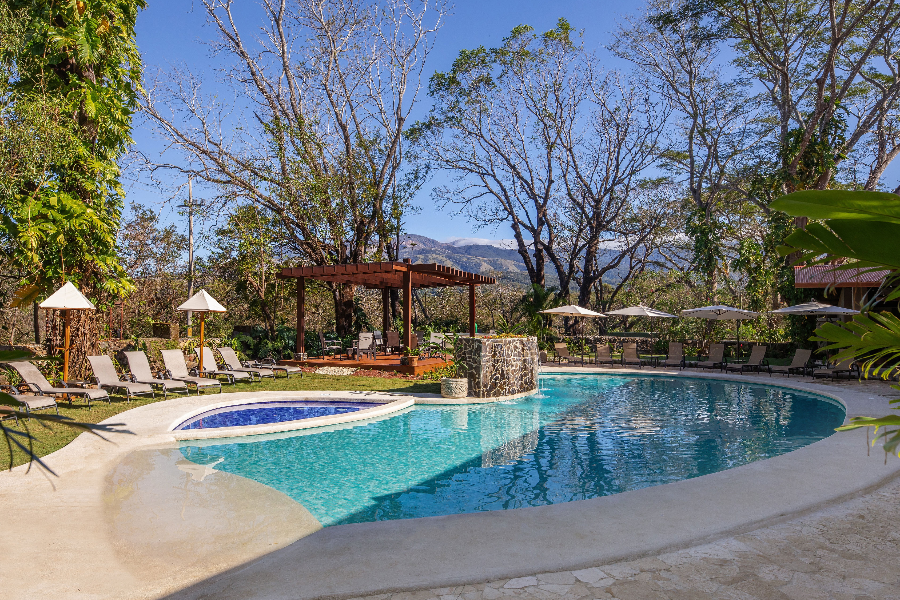 Piscina de Hotel Hacienda Guachipelin