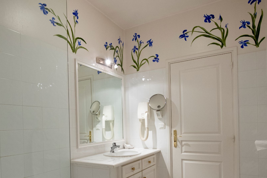 Salle de bains - ©copyright hôtel Biney