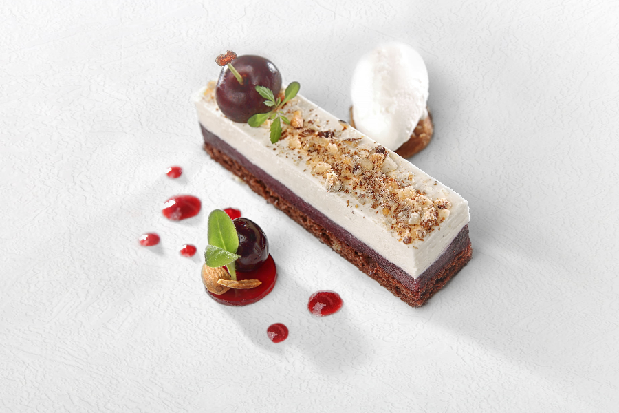 dessert élaboré par le Chef Louis Garrigou - ©Hôtel-Restaurant Charbonnel
