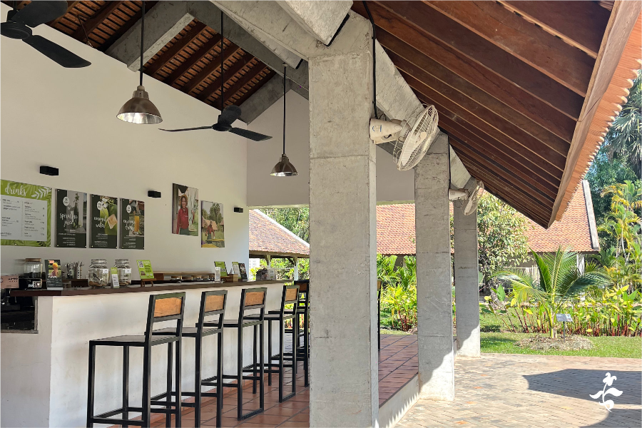 The café of Senteurs d'Angkor offers healthy juice, handmade ice cream, waffles and delicious cookies