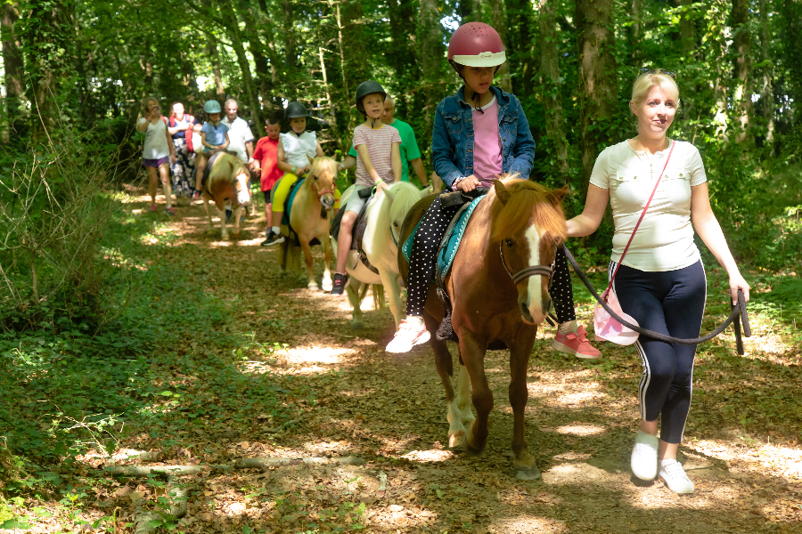 Balade poney Centre équestre La Garangeoire - ©LesCastels