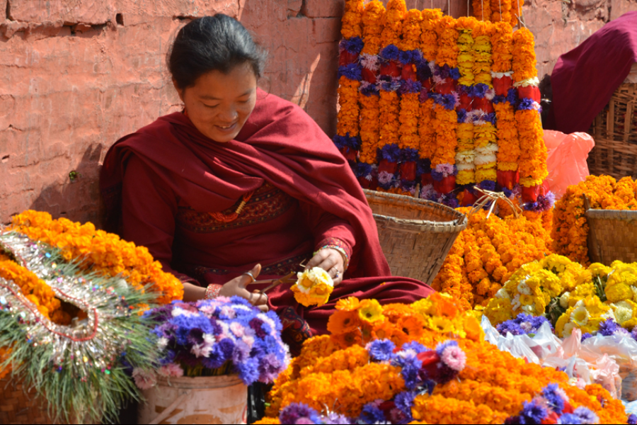 Vendeur de fleurs à Katmandou Népal - ©J.Jirodet