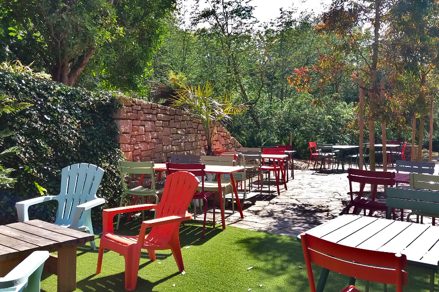 Auberge des Goubelins terrasse - ©manoir du Tourp