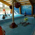 piscine couverte - ©CAMPING CLOS DU BOURG