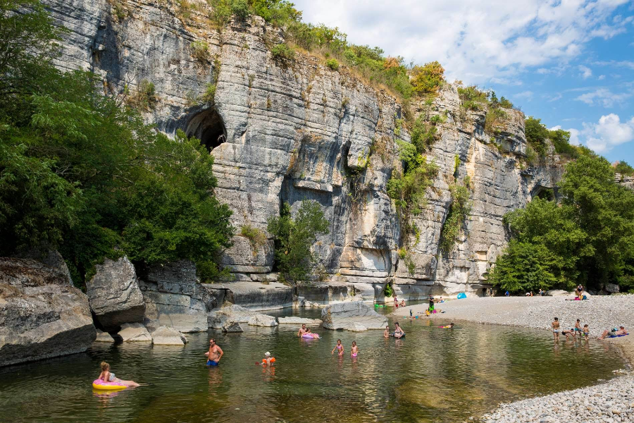 - - ©CAMPING DE PEYROCHE