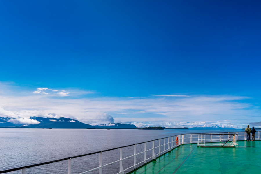 Navigation à travers les fjords de la Patagonie chilienne - ©Navimag