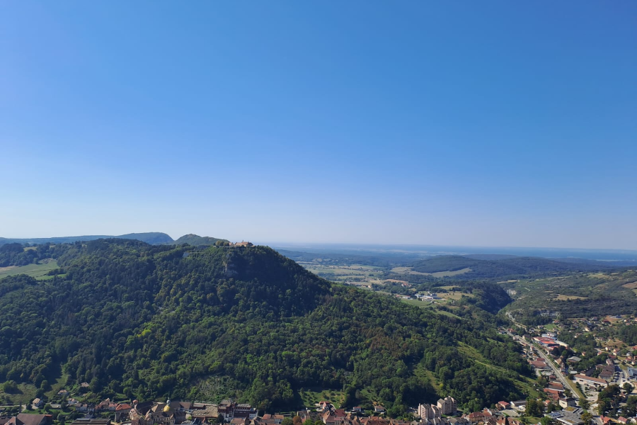 Le fort au loin - ©Fort Saint-André