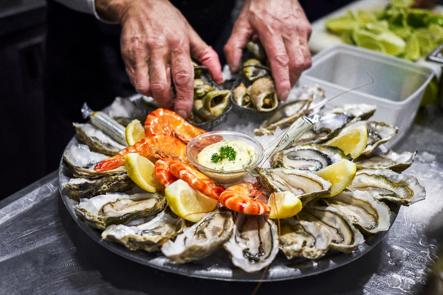 La cabane à Huîtres - restaurant fruits de mer et poissons à Lyon - ©Emmanuel Spassoff