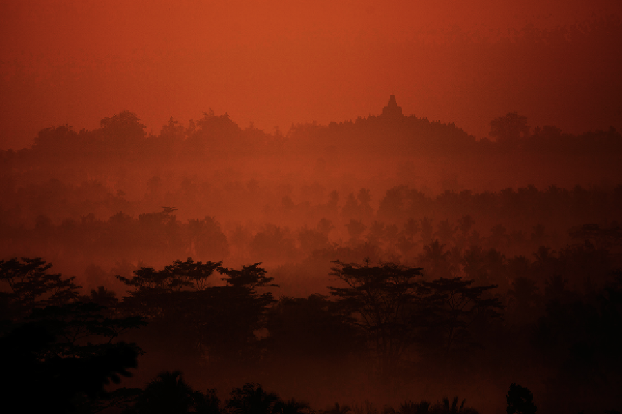 Sanctuaire de Borobudur à l'aube (Java-Centre) - ©Dominic C Photography