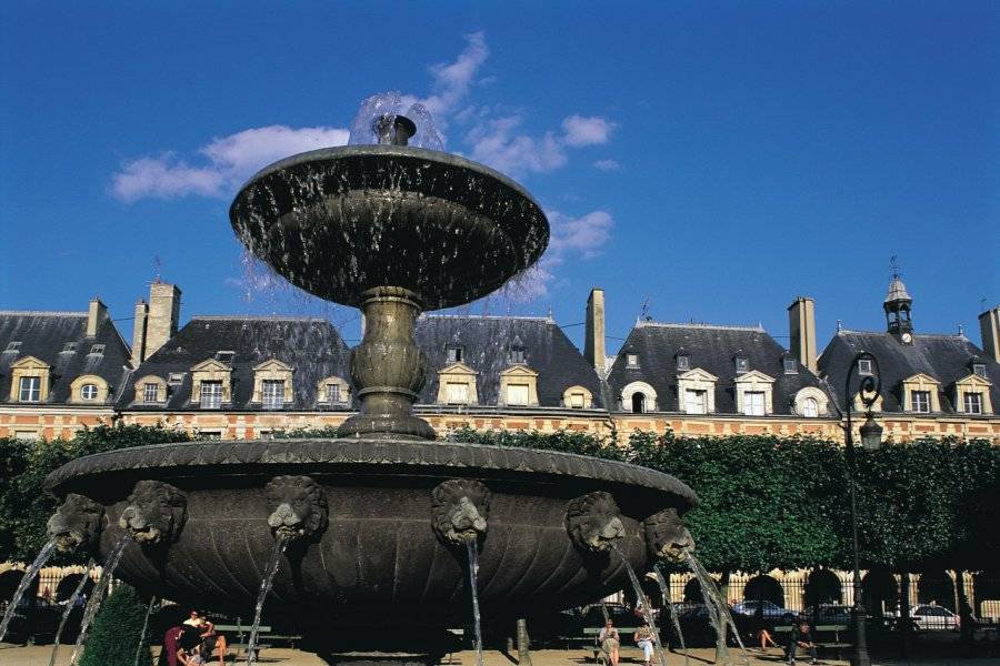 La Place Des Vosges Rue Place Quartier Paris