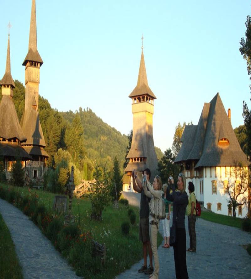 Salut Roumanie Specialised Tour Operators Bucarest Salut Roumanie Specialised Tour Operators Bucarest