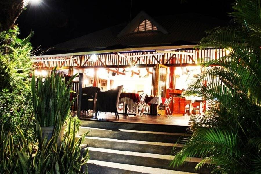 1 - ©PIROGUE LODGE RESTAURANT