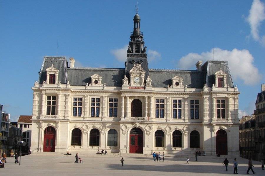 HÔTEL DE VILLE
