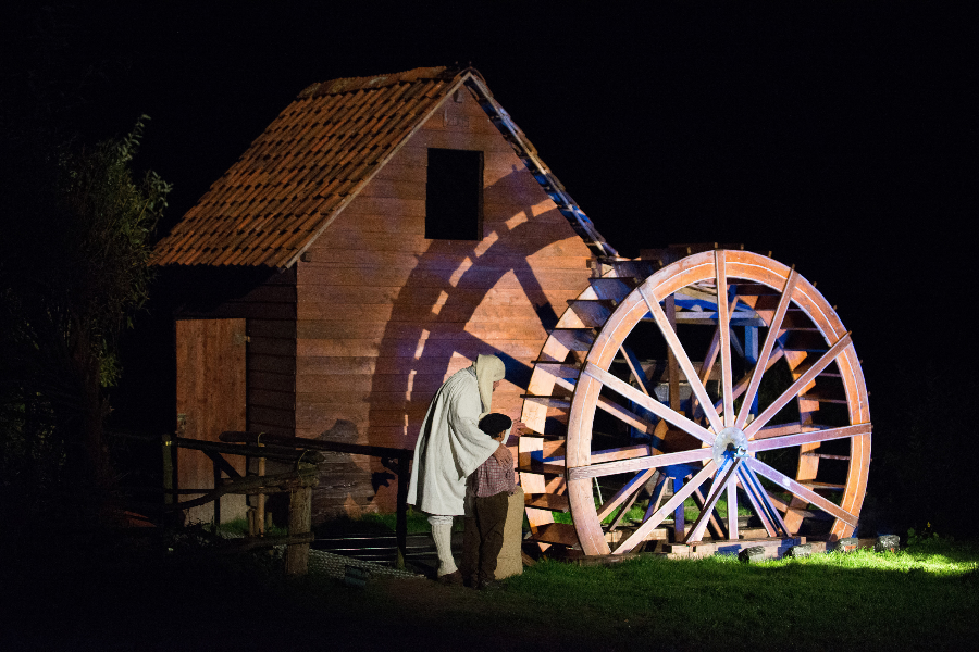 LE SOUFFLE DE LA TERRE - Spectacle historique - Sons et lumières ...
