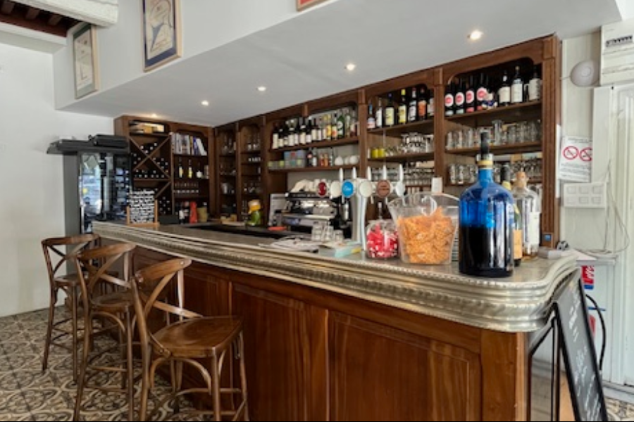 Le Bar
