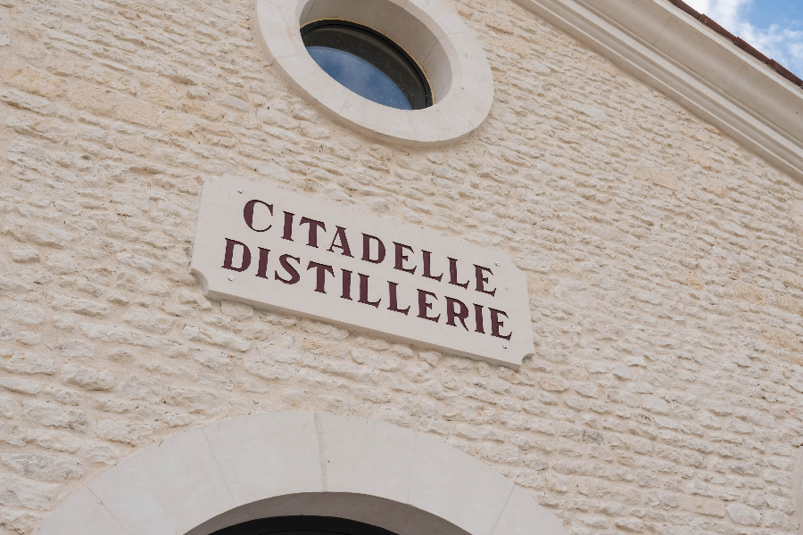 Citadelle Distillerie - ©Maison Ferrand