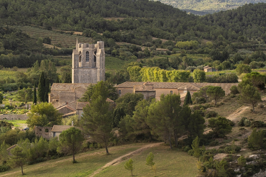 ABBAYE MÉDIÉVALE DE LAGRASSE - ©ABBAYE MÉDIÉVALE DE LAGRASSE