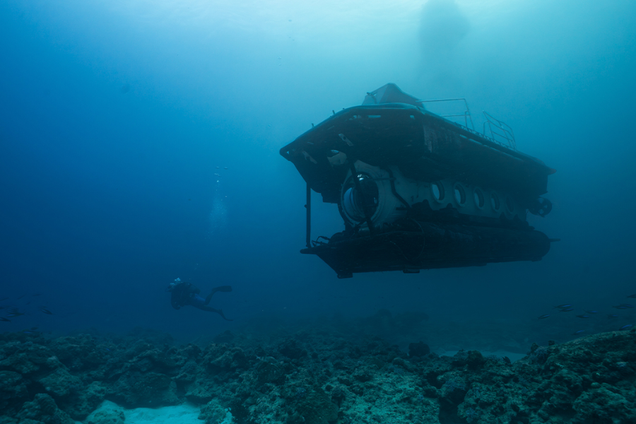 Sous marin profondeur de 35 mètres - ©BLUE SAFARI