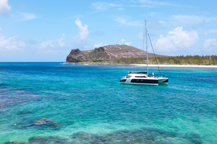 Catamaran Blue Safari a l'ile au Gabriel - ©Blue Safari