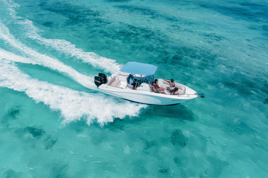 Speedboat - Bateau rapide au iles du Nord - ©BLUE SAFARI