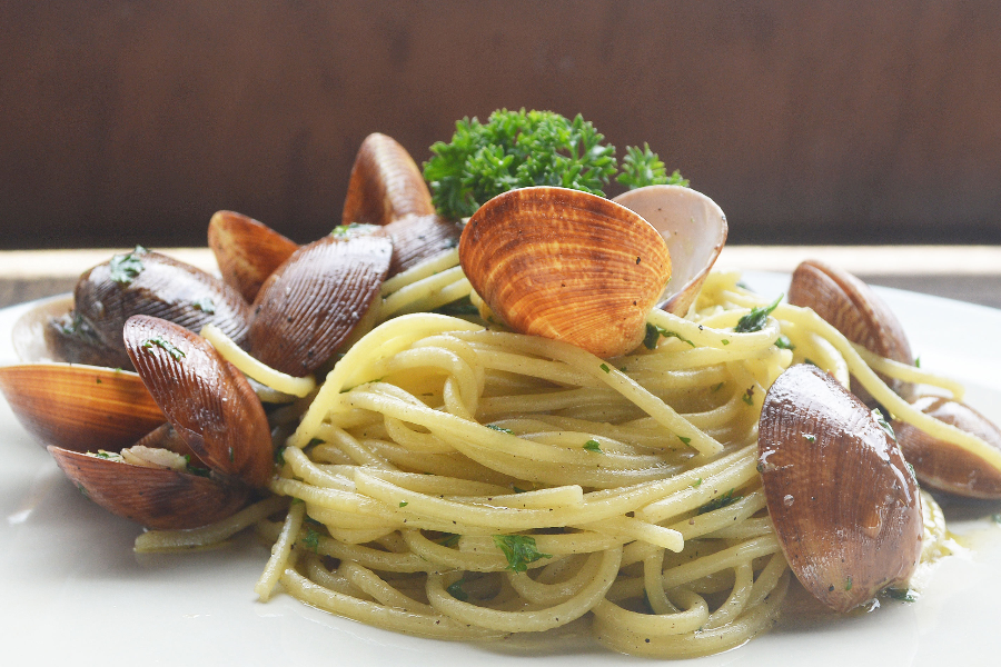 spaghetti clams - ©Blackbeach