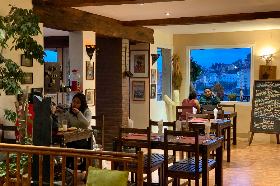 Le restaurant de l’hôtel Niaouly en centre ville d’Antananarivo - ©Niaouly