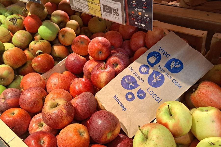 des fruits bio de saison, un véritable ballets de variétés anciennes ! - ©@biocoopaubourgeonvert