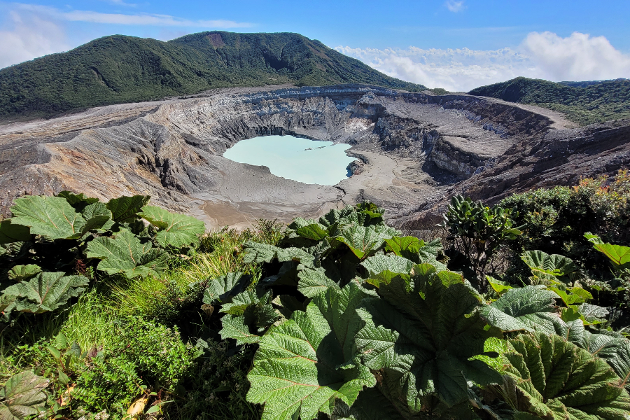 Le Volcan Poas, une visite incontournable, nous sommes situés à 20/30 mn de l'aéroport et 30/40 mn du Volcan Poas. - ©TACACORI EcoLodge
