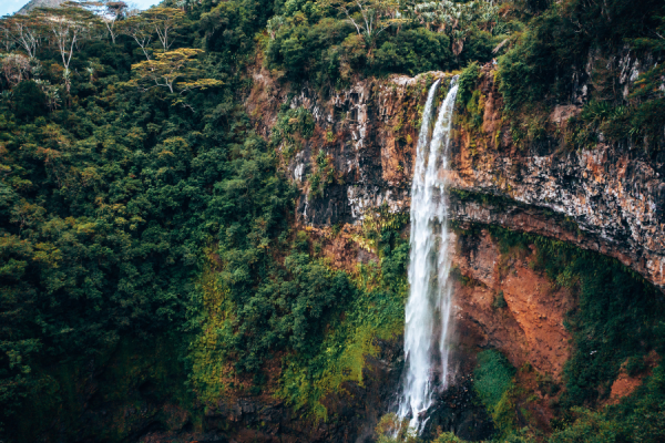 La cascade de Chamarel; Une merveille naturelle éclaboussante - ©Chamarel Seven Coloured Earth