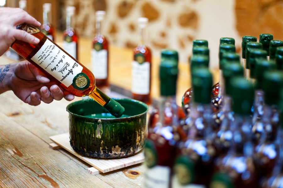 Pose Cire Goulot Armagnac Delord