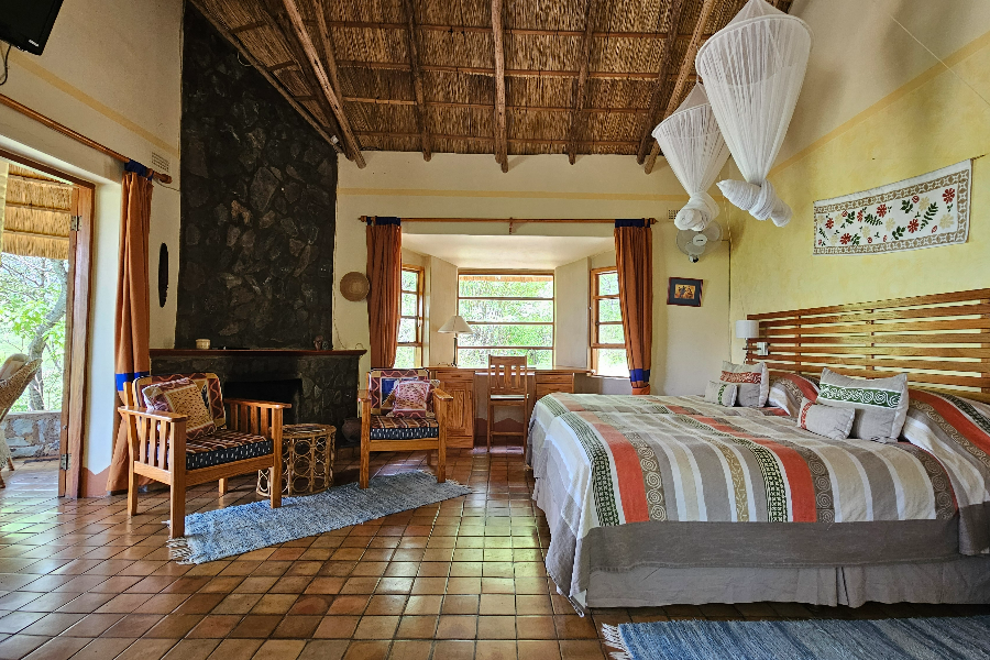 Main room of a chalet. - ©Musangano Lodge