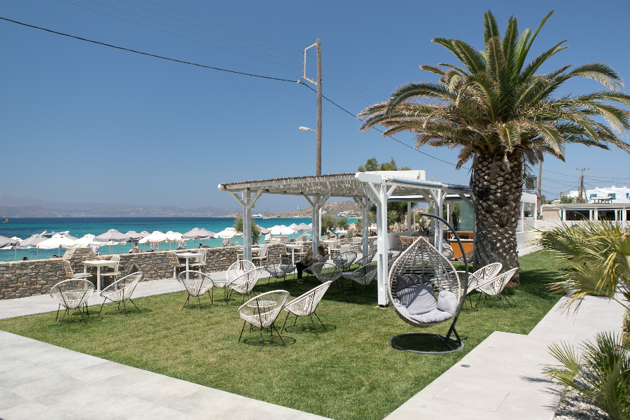Liana Beach Hotel & Spa garden, restaurant and bar - ©Liana Beach Hotel & Spa