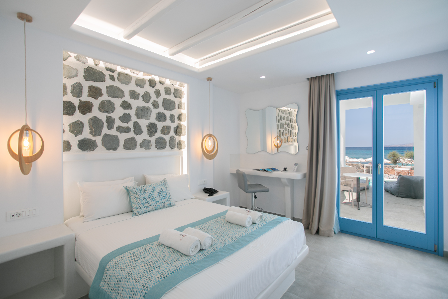 Deluxe Suite with Jacuzzi and Sea view - ©Liana Beach Hotel & Spa