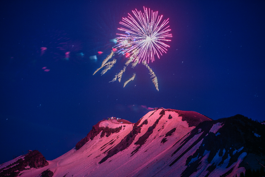 Pink fireworks - ©DR