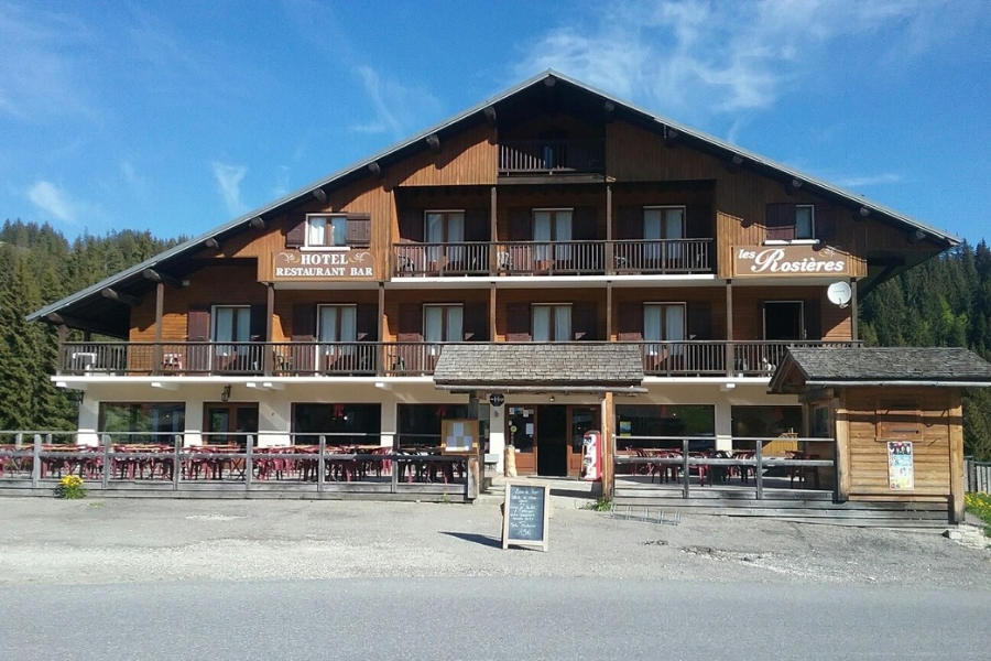 HÔTEL RESTAURANT LES ROSIÈRES