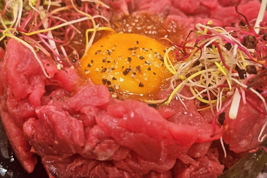 Notre Tartare de bœuf au couteau 250 grammes.