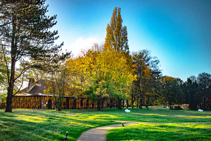 Parc de 3 hectares - Hôtel Spa La Reposée - ©La Reposée