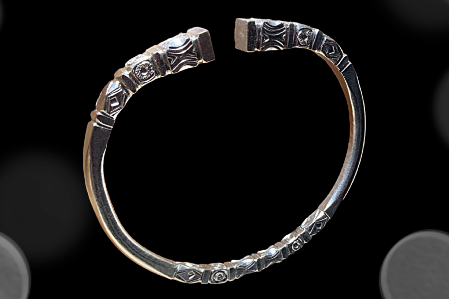 Superbe bracelet traditionnel Malgache Vango-Vango en Argent massif 950/1000ème - ©Tamarin - 2023
