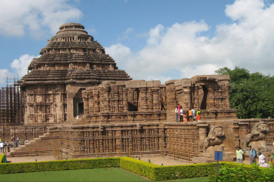 MAAVALAN TRAVELS