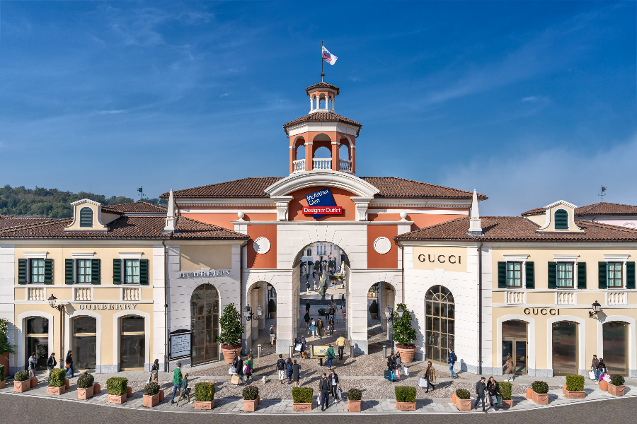 MCARTHURGLEN - SERRAVALLE DESIGNER OUTLET - Fashion – Clothing -  Alessandria - Italie